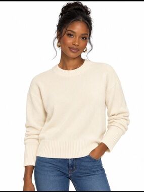 Banana Republic Women's Classic Crewneck Sweater Cream NWT size Large cozy soft